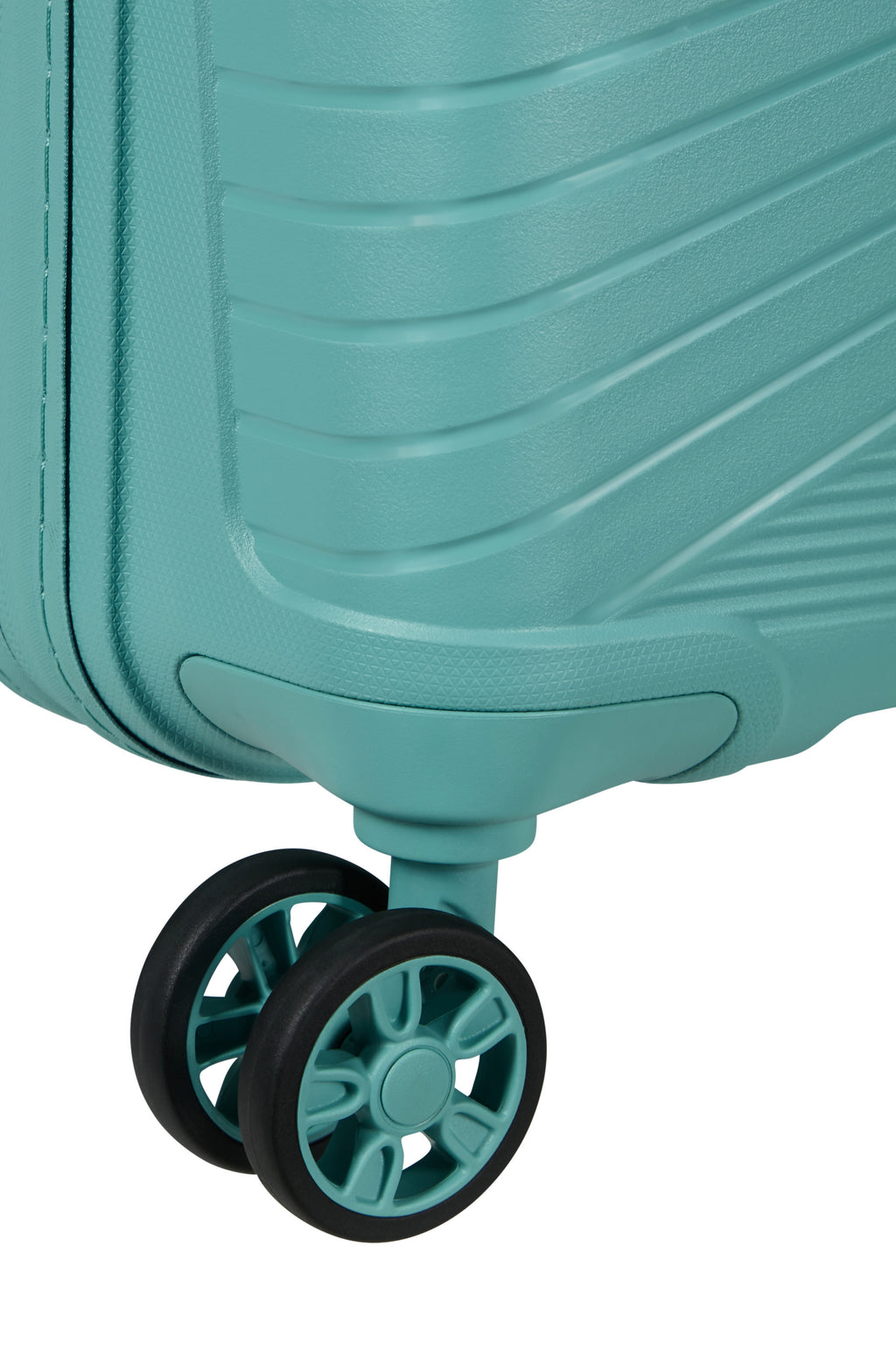 American Tourister Airconic Spinner Frontloader 15.6' 55cm