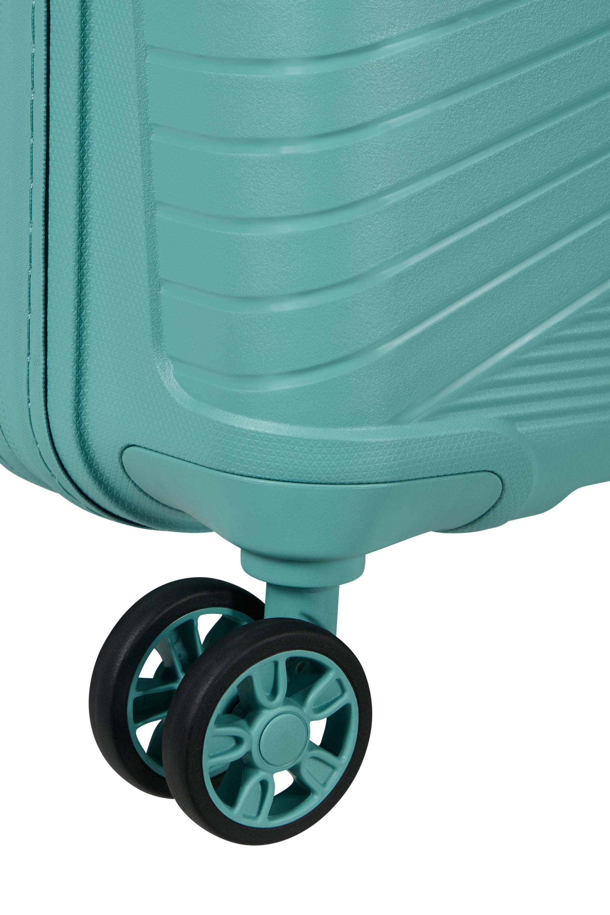American Tourister Airconic Spinner Frontloader 15.6' 55cm