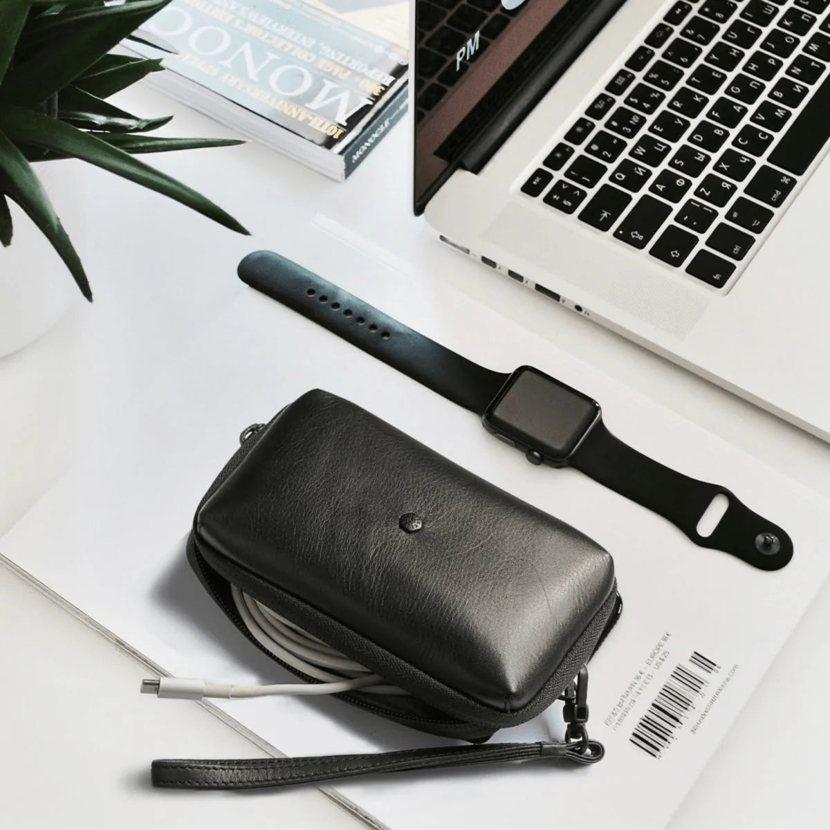 Jekyll & Hide Cable Pouch