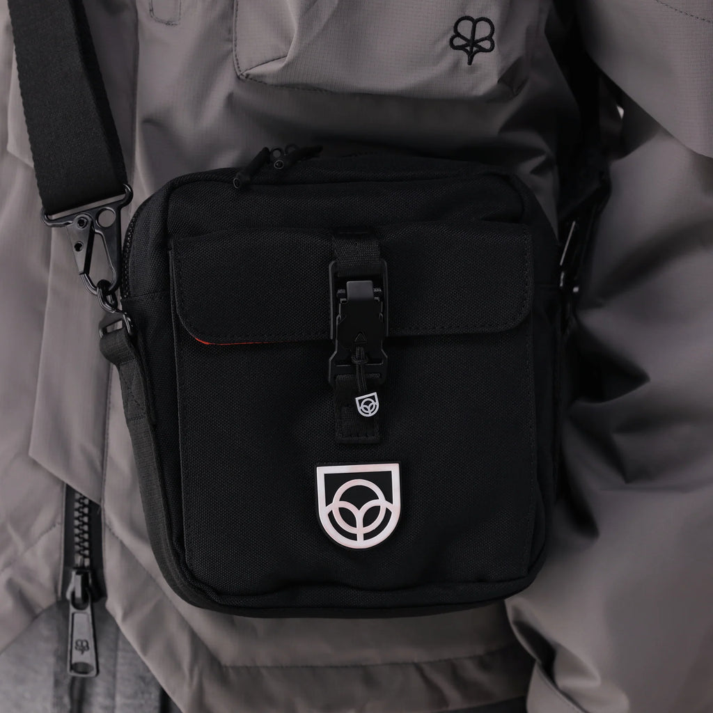Bound City Sling Clasp Bag
