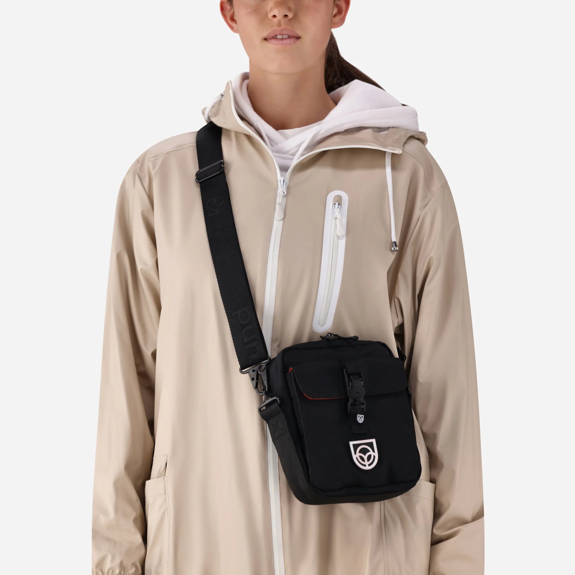 Bound City Sling Clasp Bag
