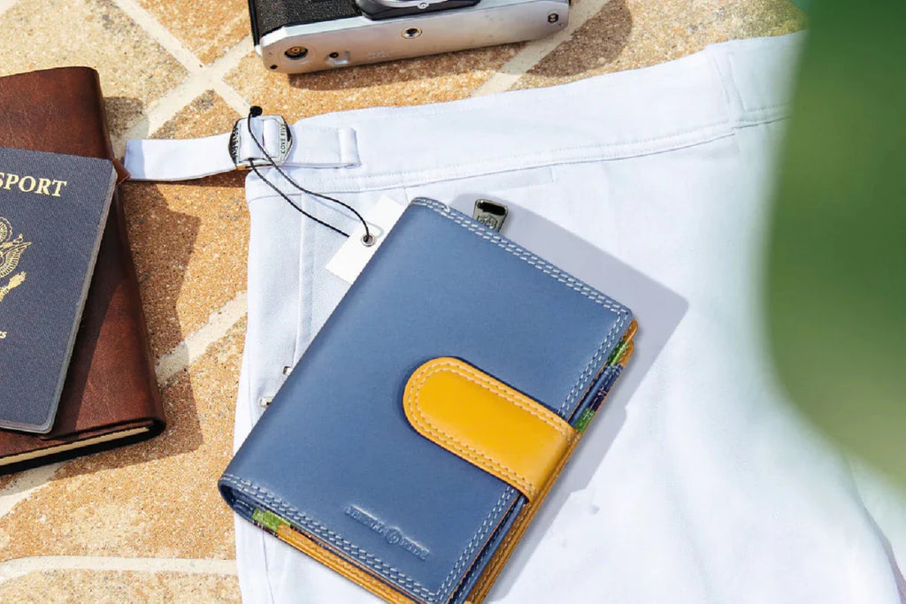 Jekyll & Hide Compact Purse