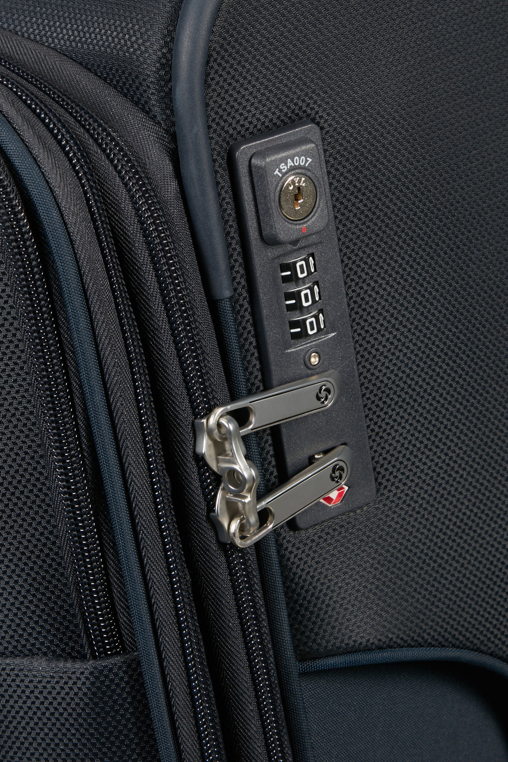 Samsonite D'lite Spinner Expandable 63cm