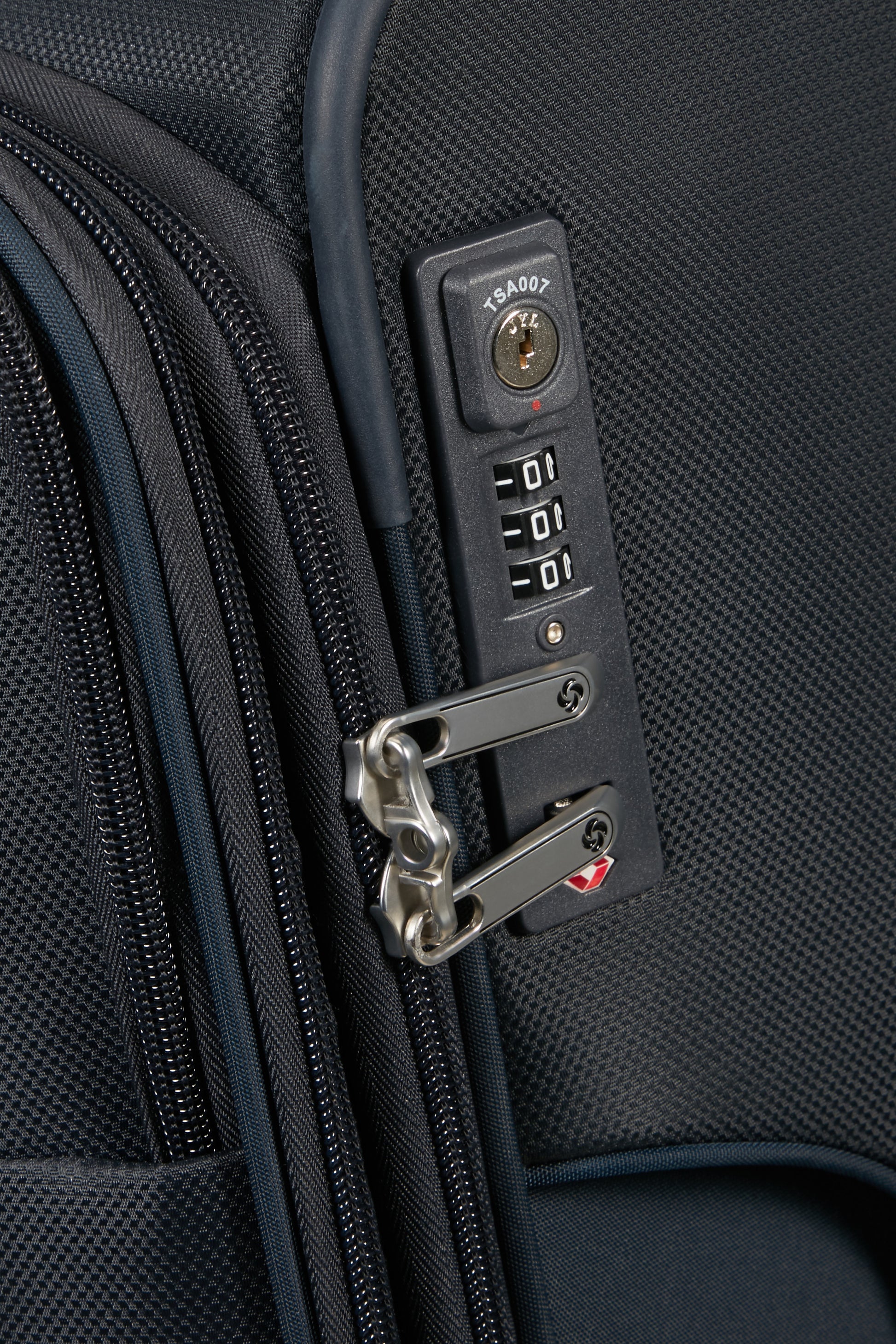 Samsonite D'lite Spinner Expandable 63cm