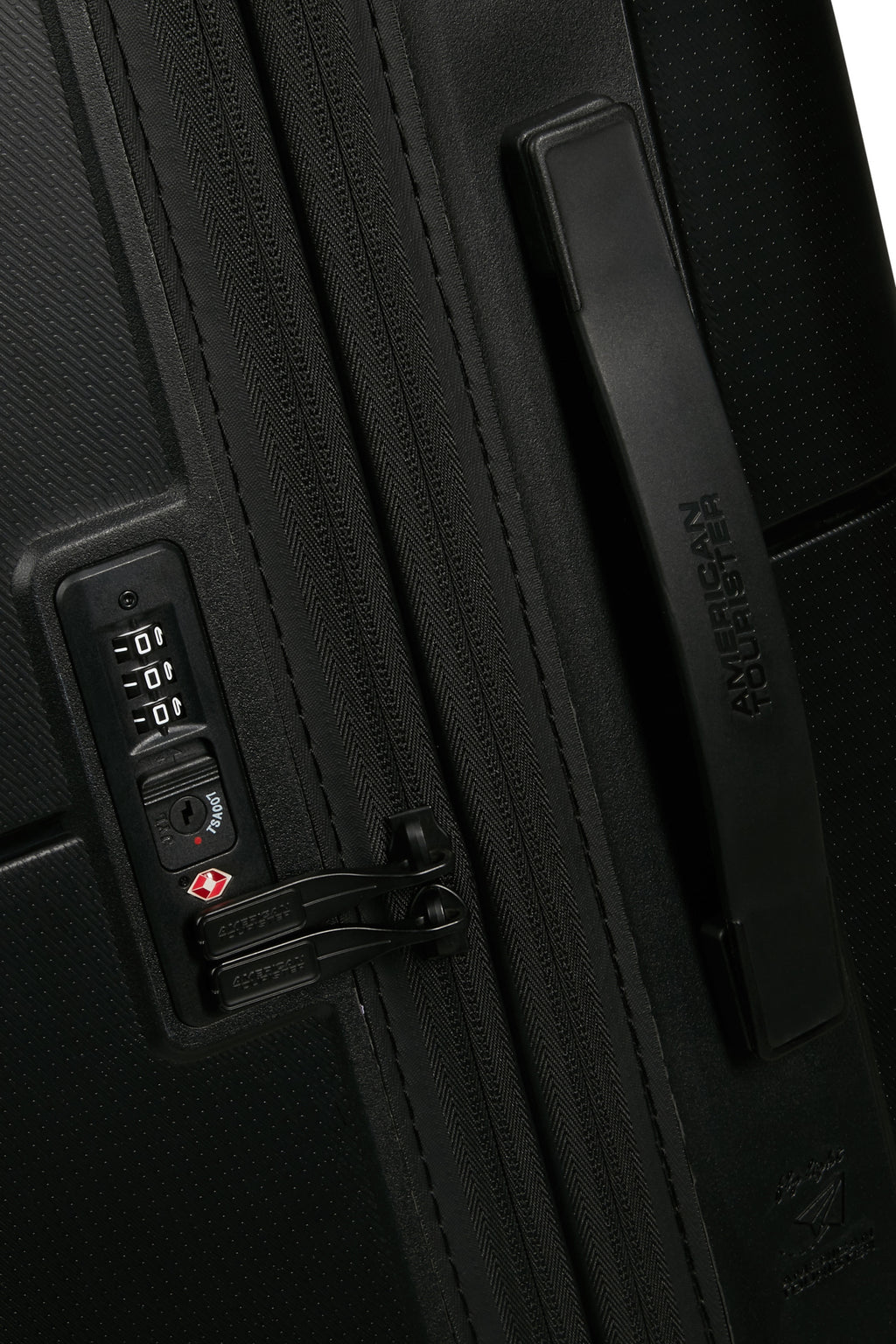 American Tourister DashPop Spinner Expandable TSA 67cm