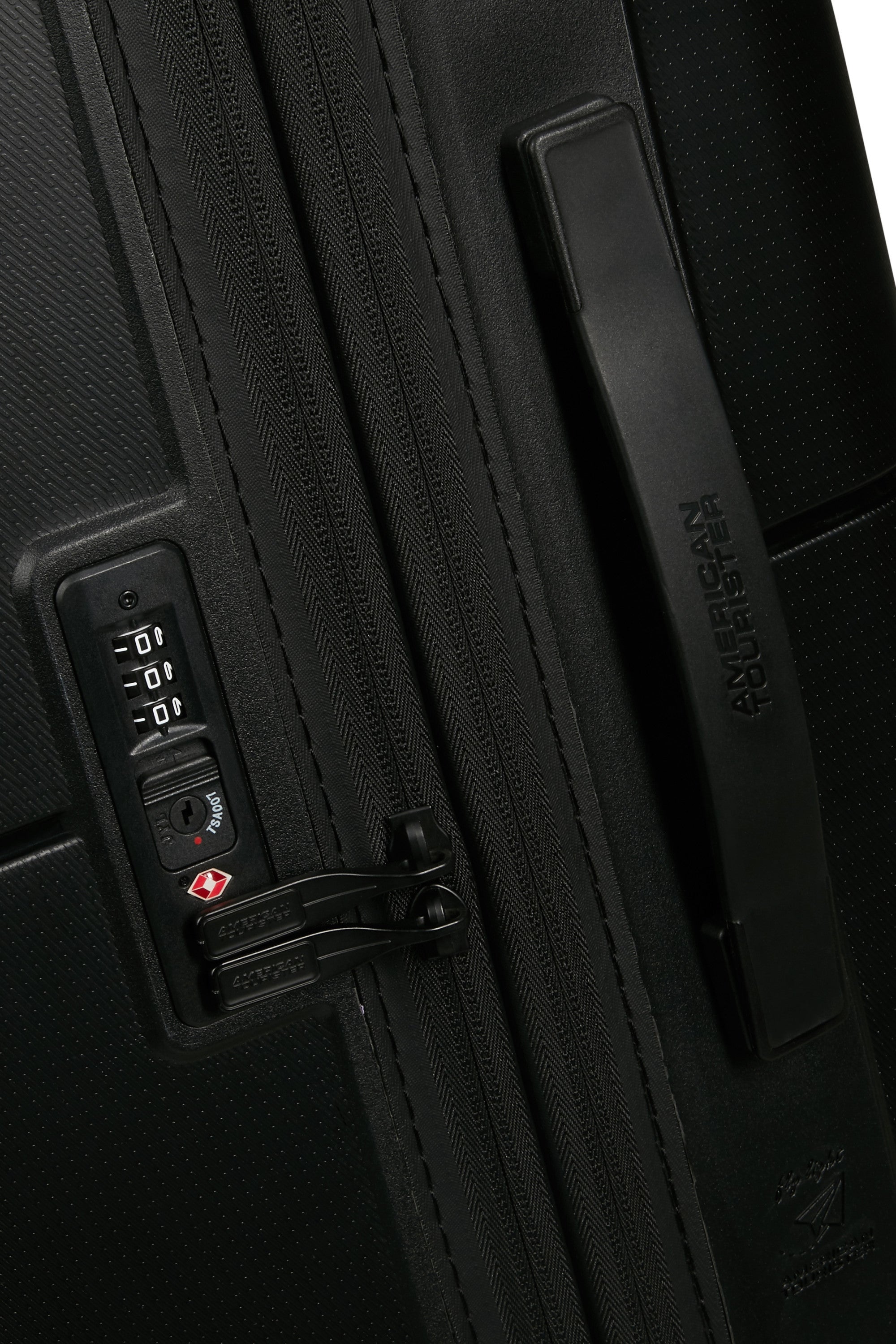 American Tourister DashPop Spinner Expandable TSA 77cm