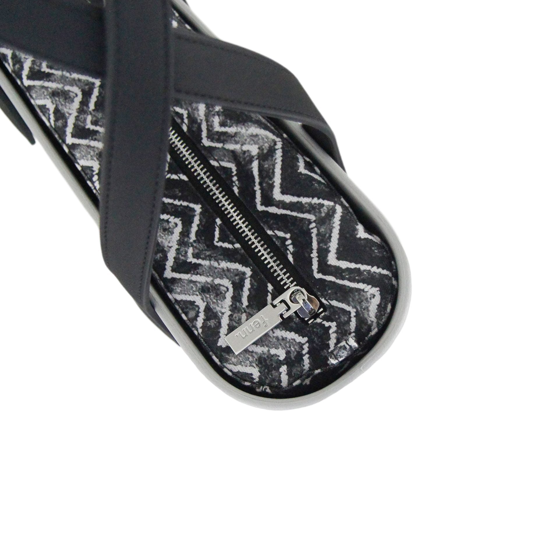 Fenn Petite Black with Flat Handle