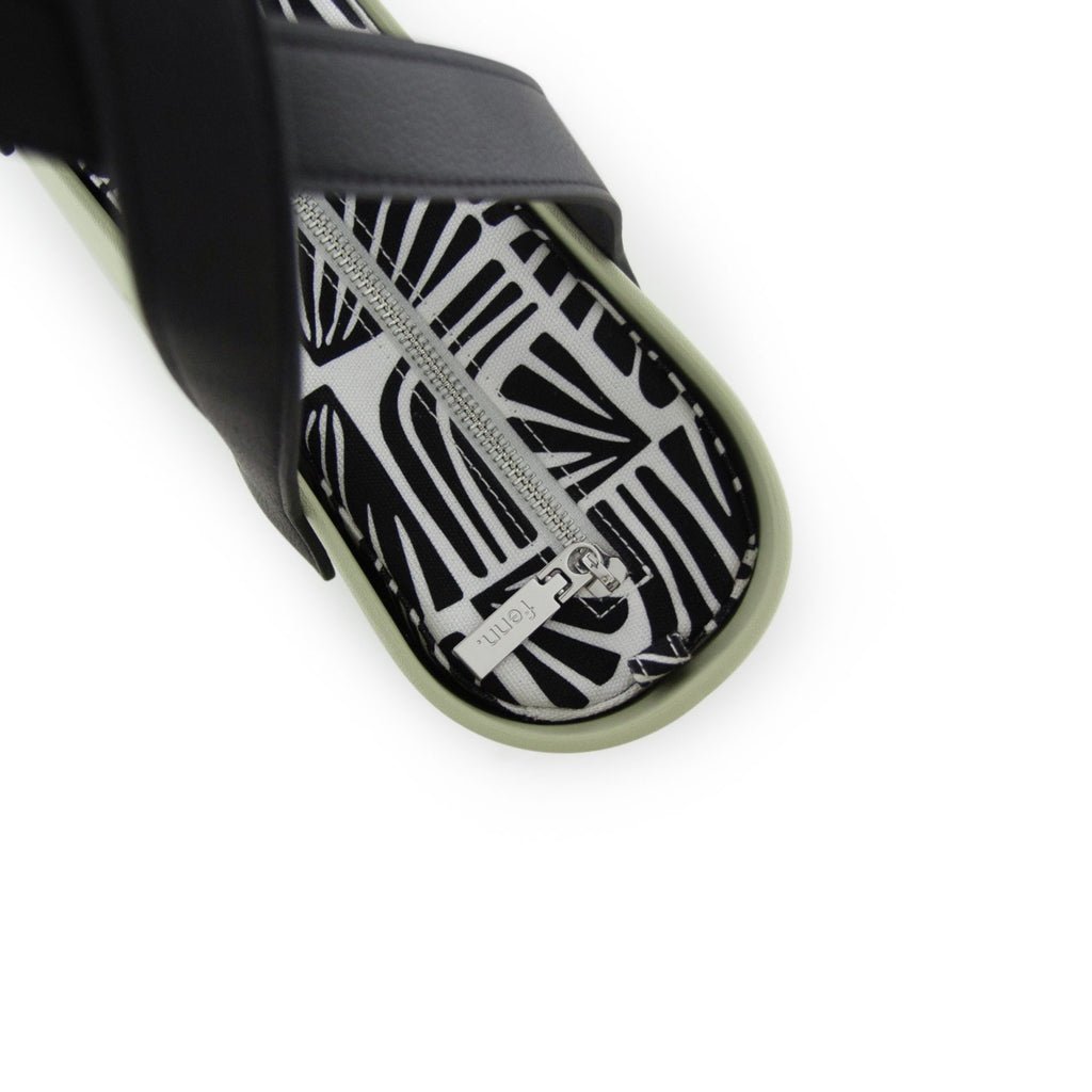 Fenn Petite Black with Flat Handle
