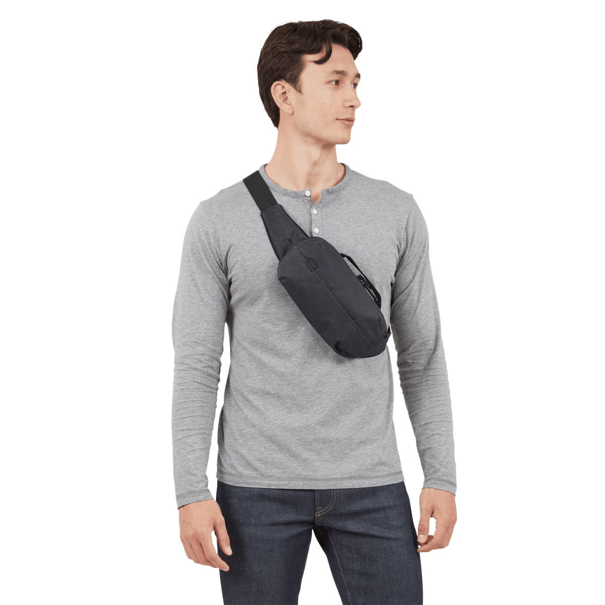 Thule Aion  sling bag