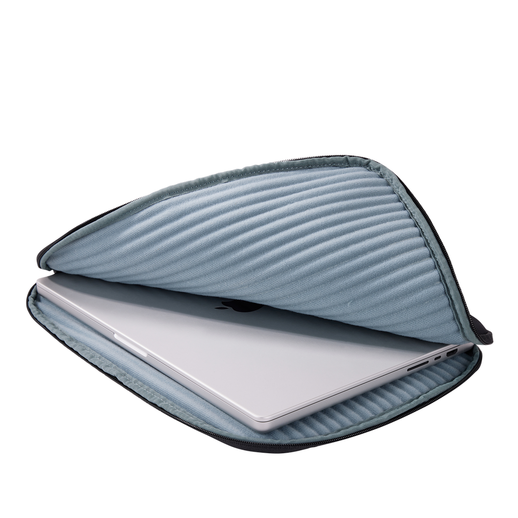 Thule Subterra 2  16'' MacBook Sleeve
