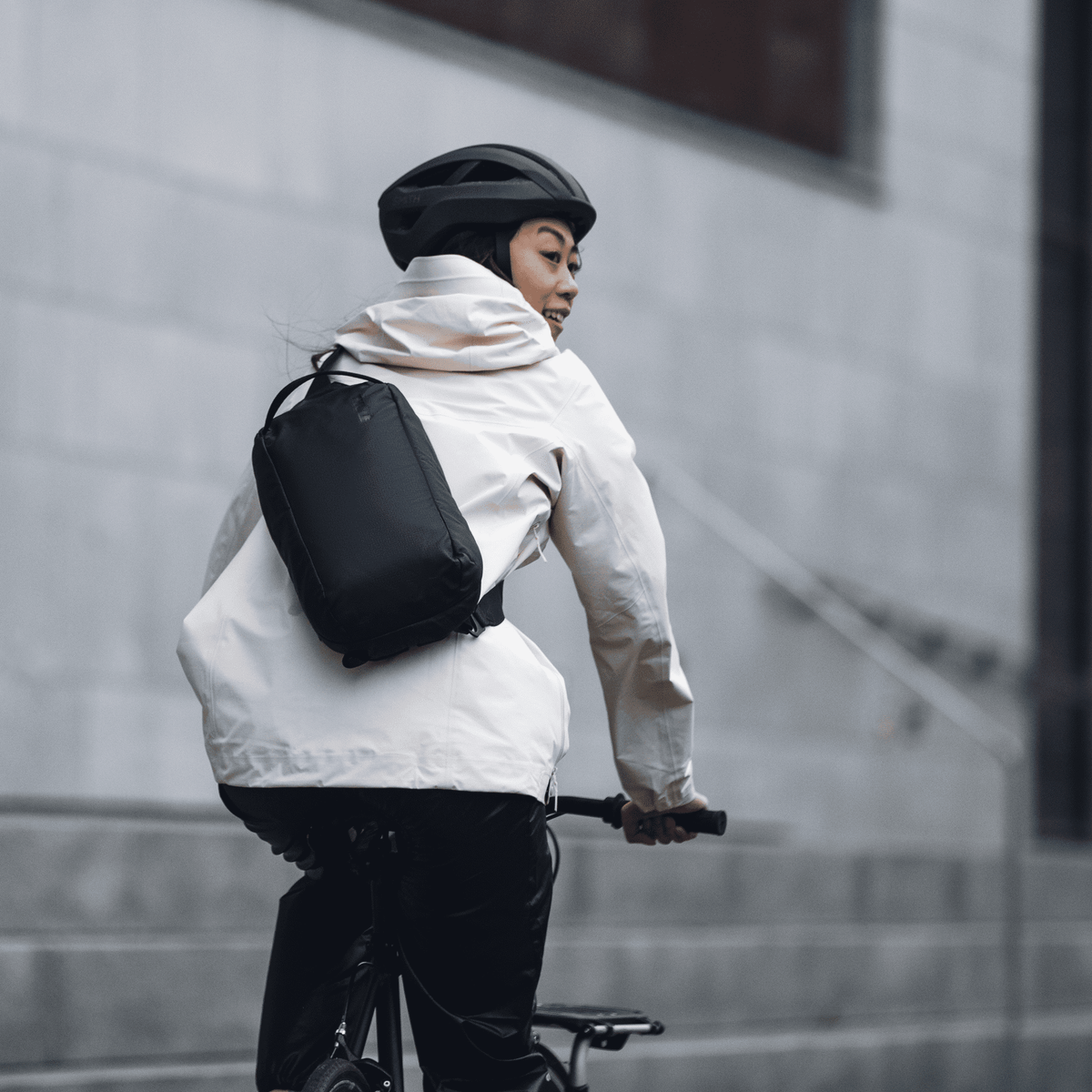 Thule Tact  sling 8L
