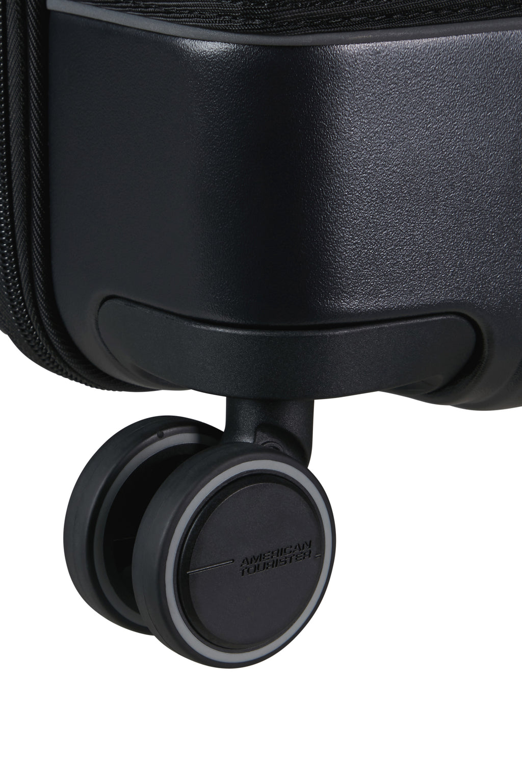American Tourister Urban Track Spinner 79cm