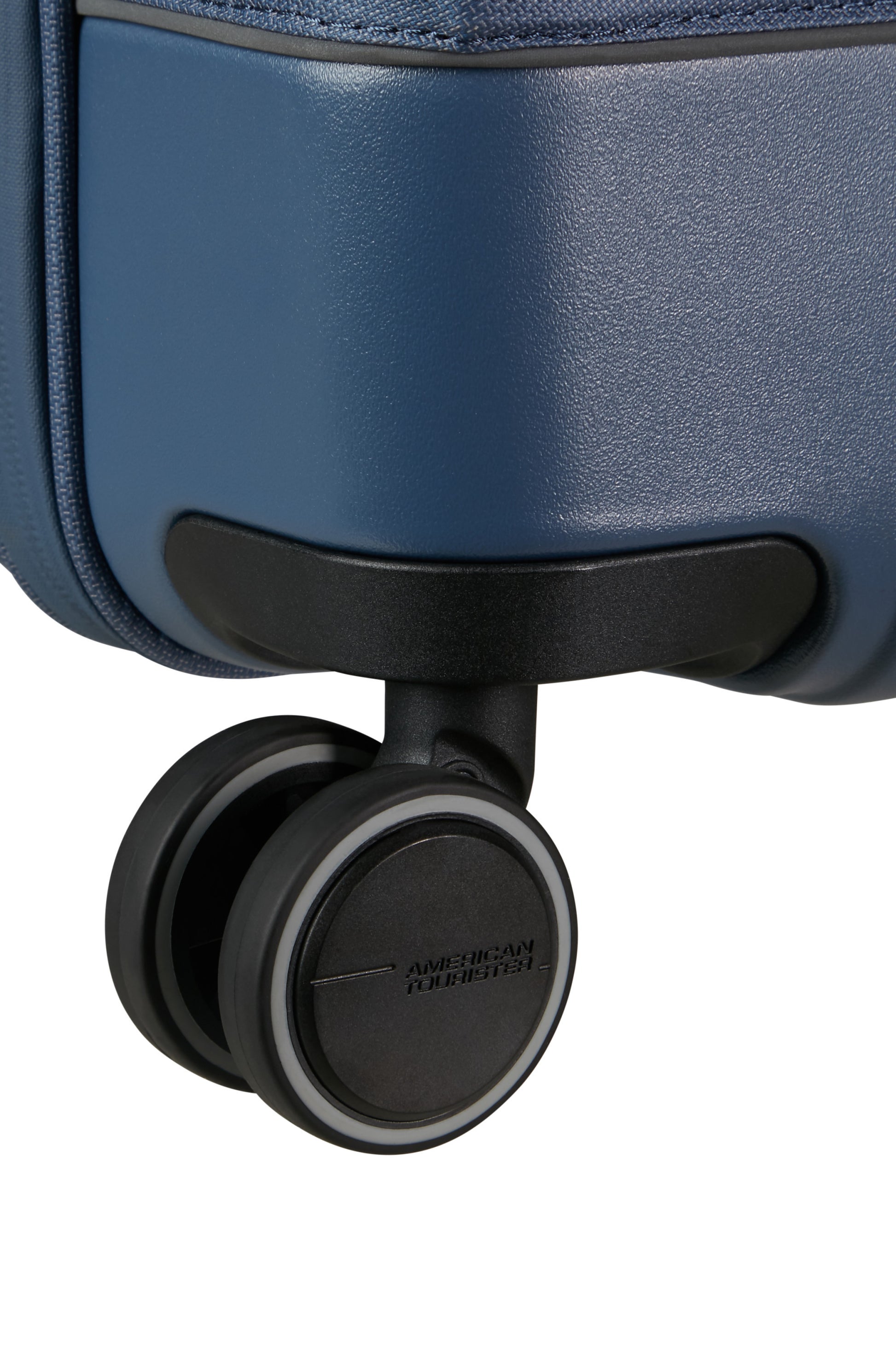 American Tourister Urban Track Spinner Coated 79cm