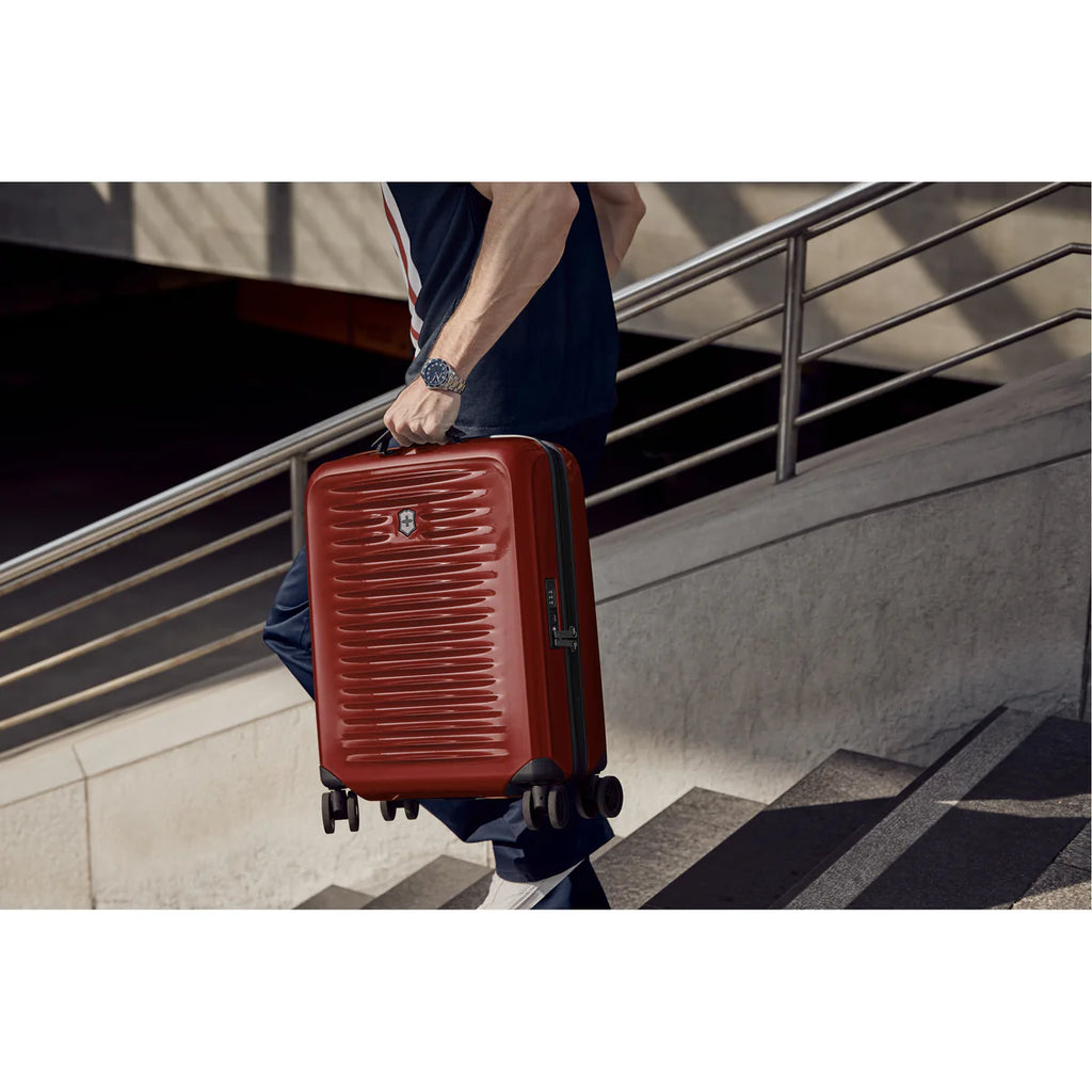 Victorinox Airox - Global Hardside Carry On