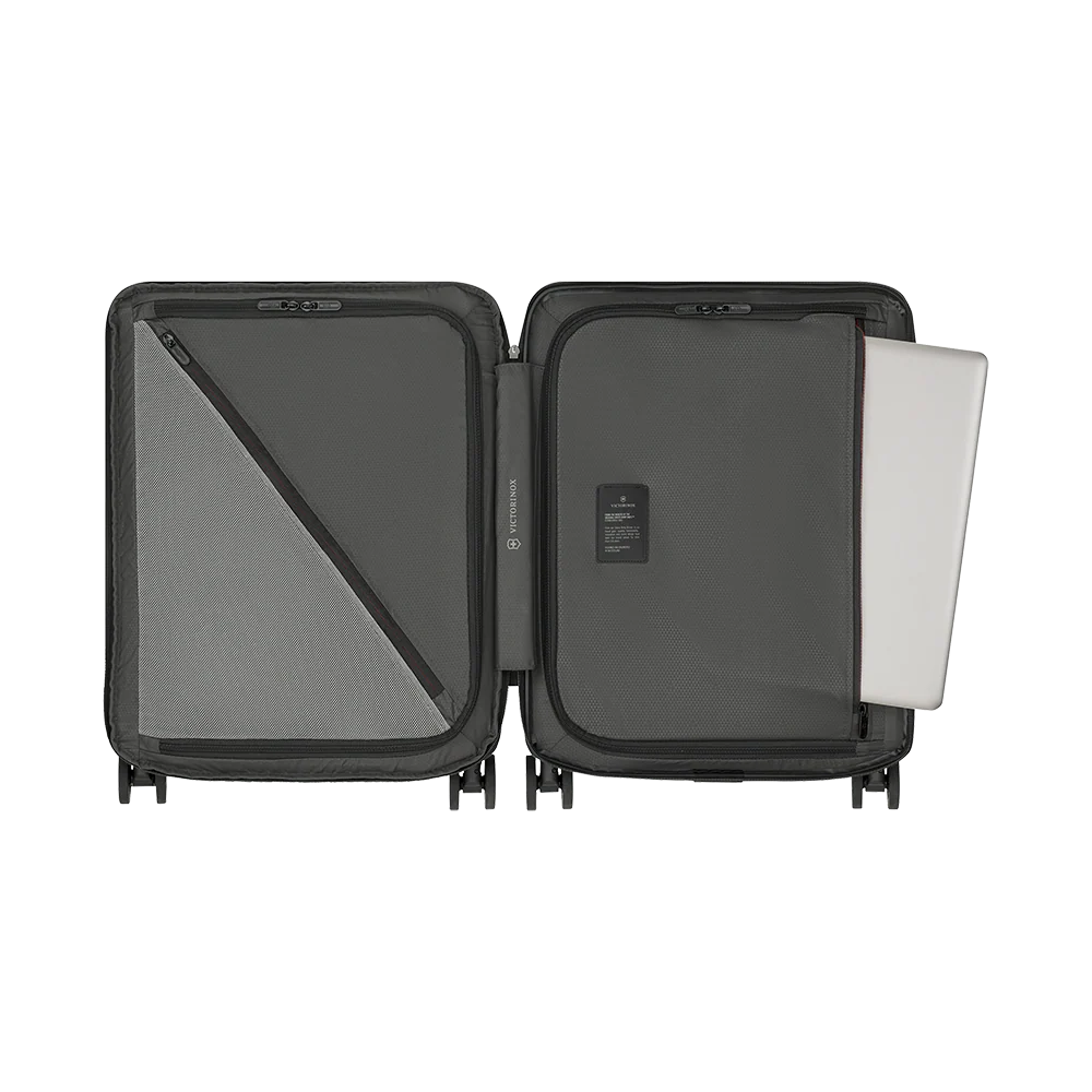 Victorinox Airox Advanced Global Carry On