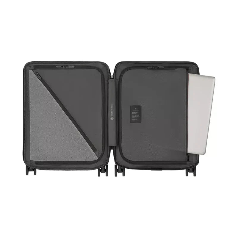 Victorinox Airox Advanced Global Carry On