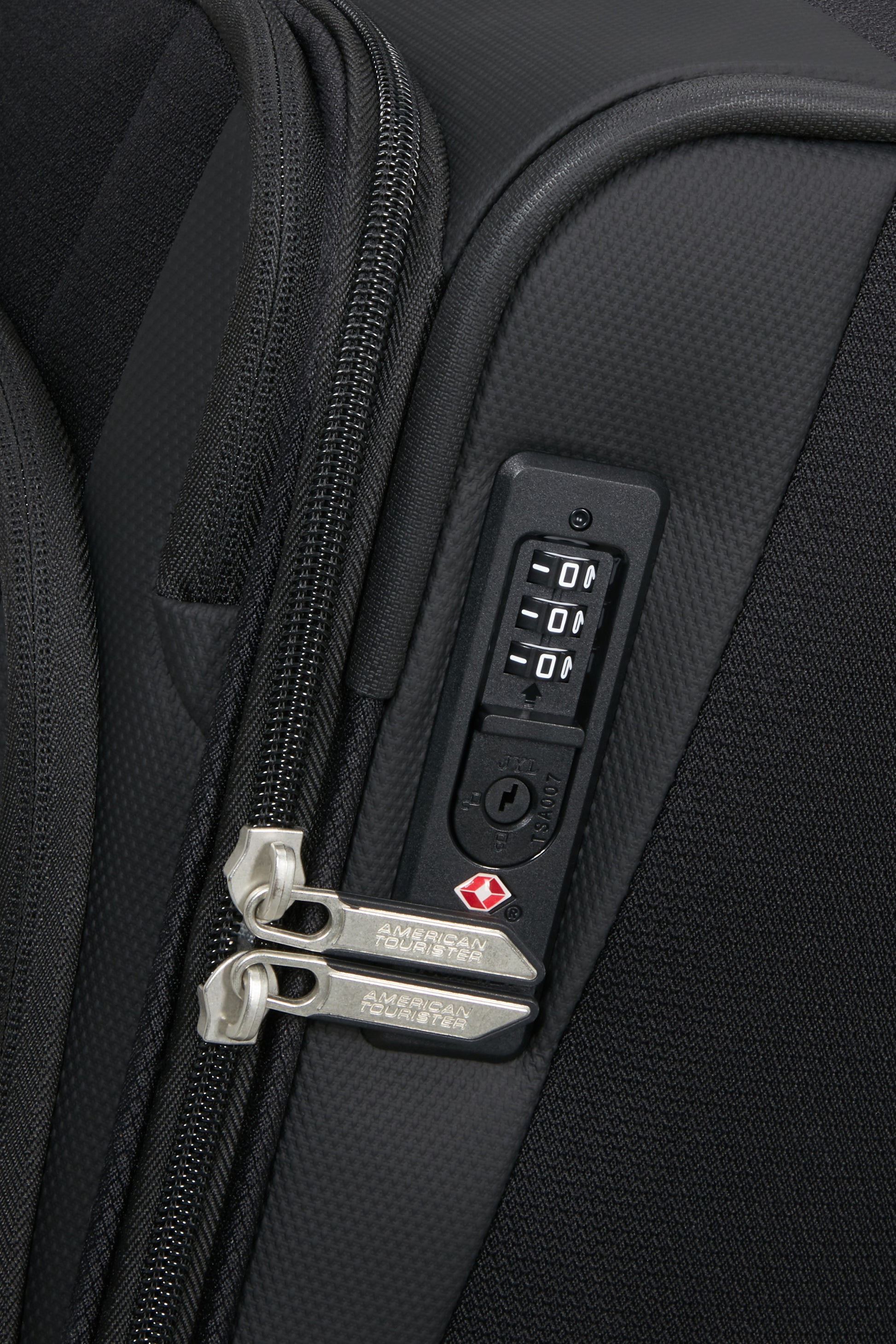 American Tourister Wanderlite Spinner 55cm