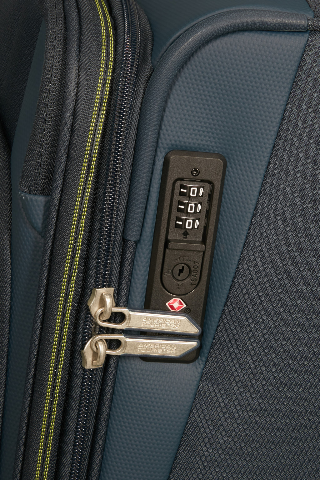 American Tourister Wanderlite Spinner Expandable 55cm