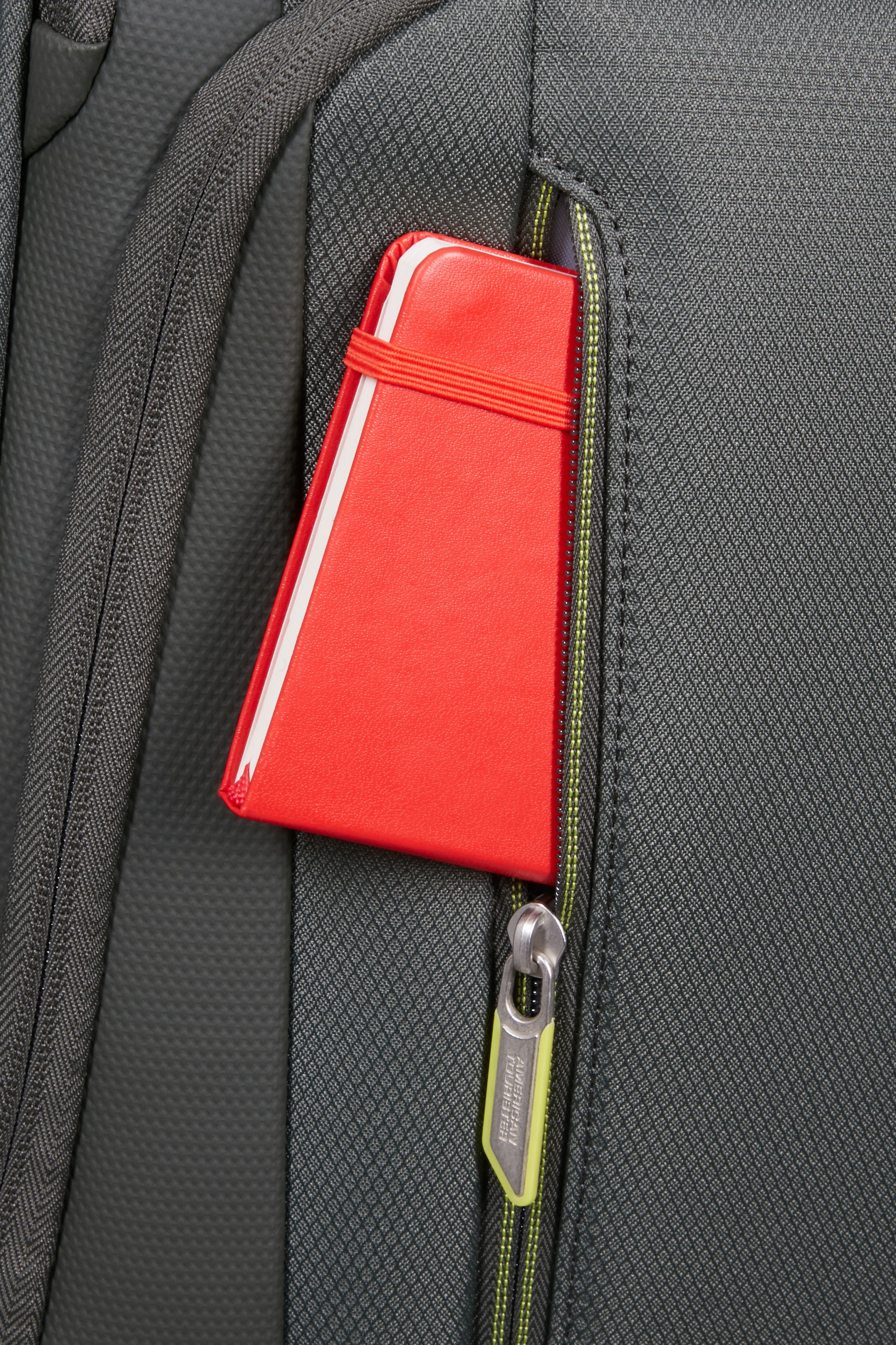 American Tourister Wanderlite Spinner Expandable 55cm