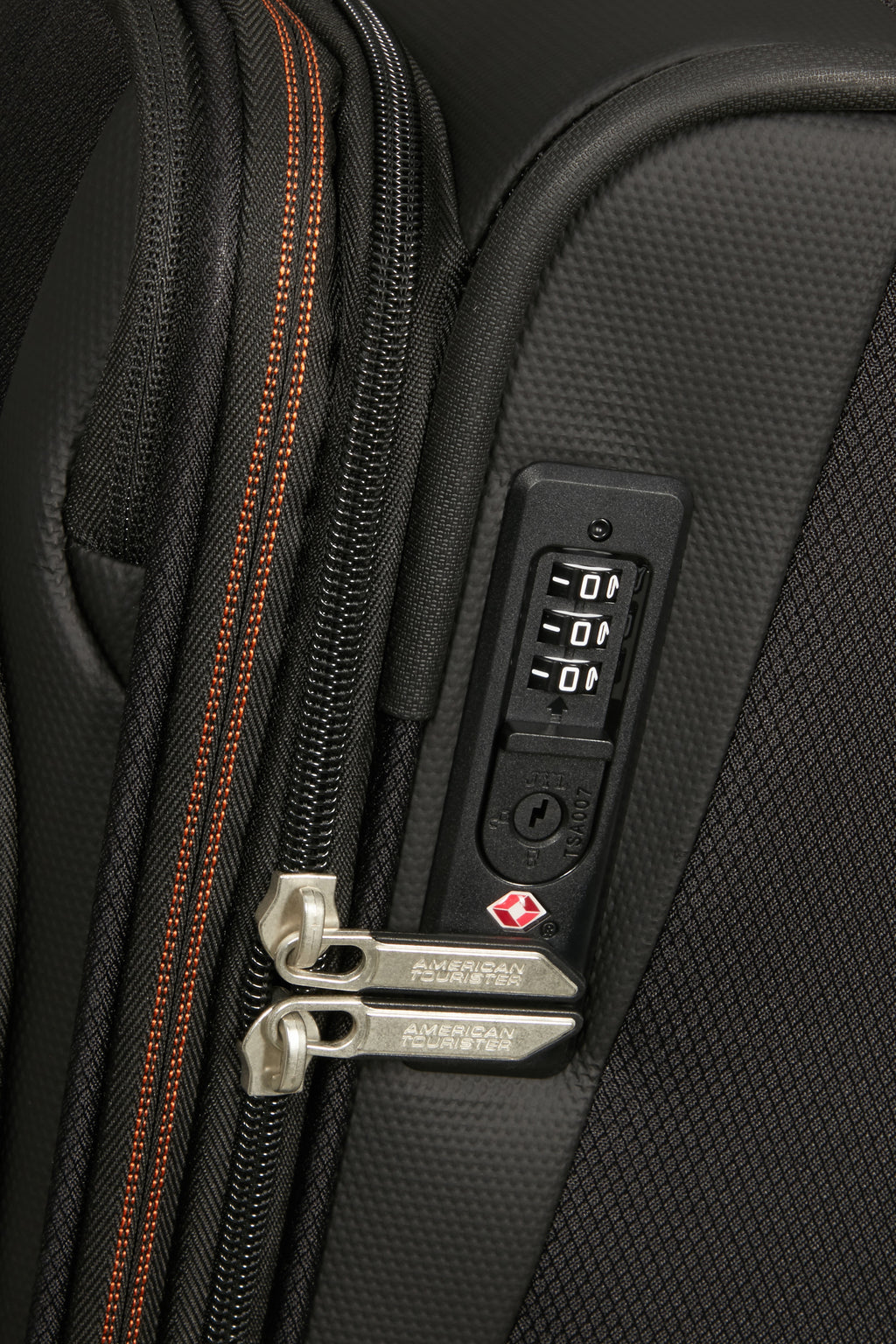 American Tourister Wanderlite Spinner Expandable 55cm