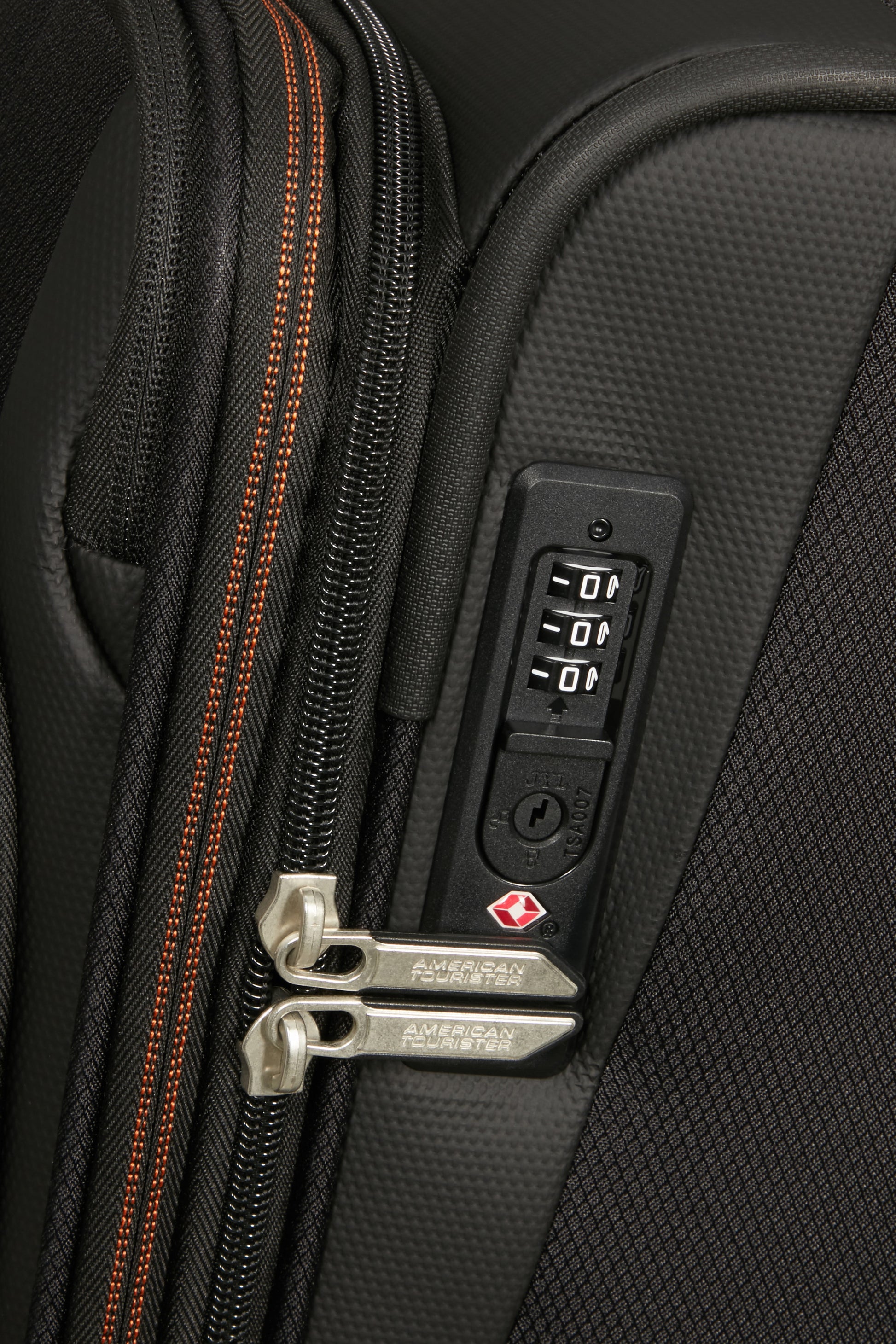 American Tourister Wanderlite Spinner Expandable 55cm