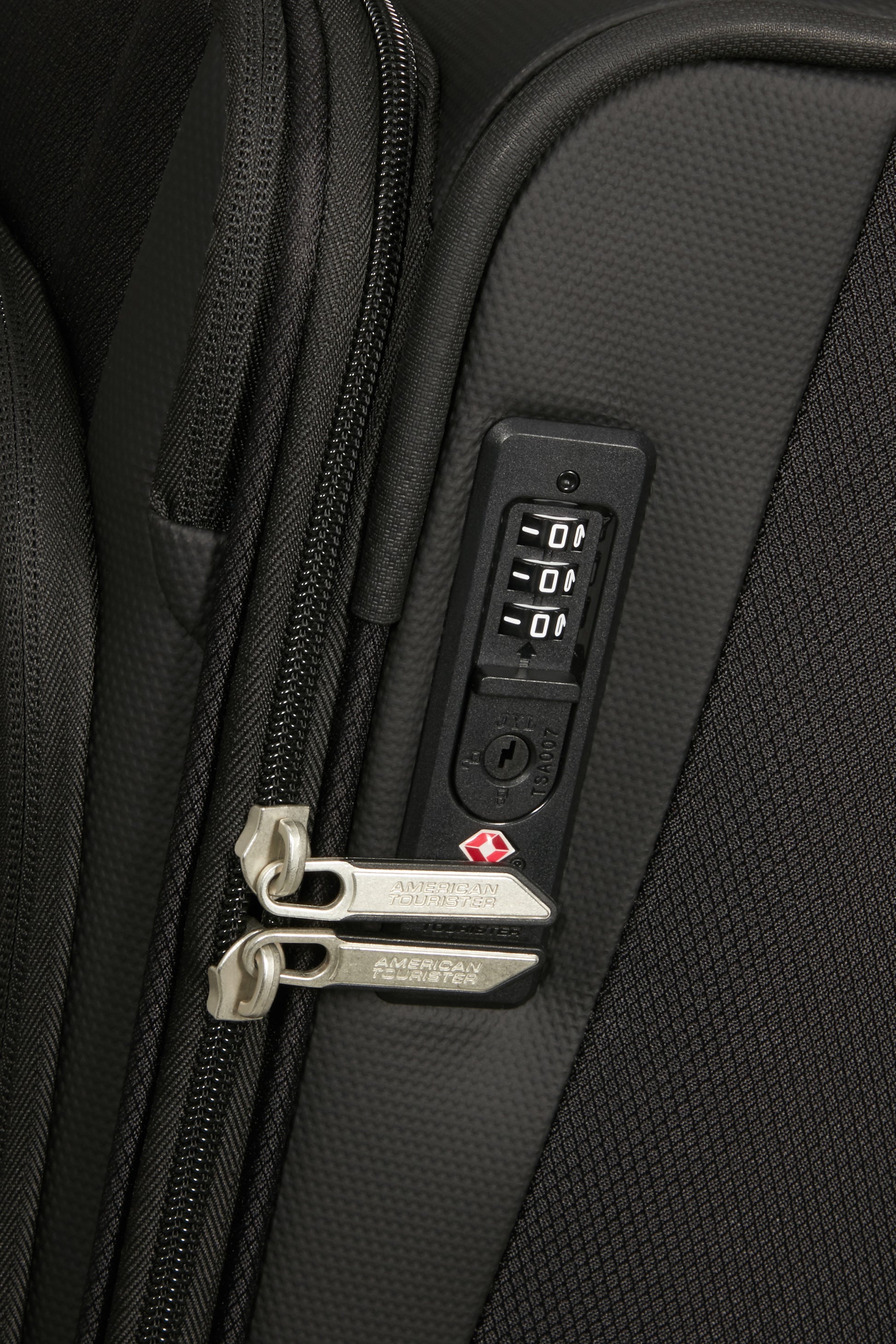 American Tourister Wanderlite Upright (2 Wheels) 55cm