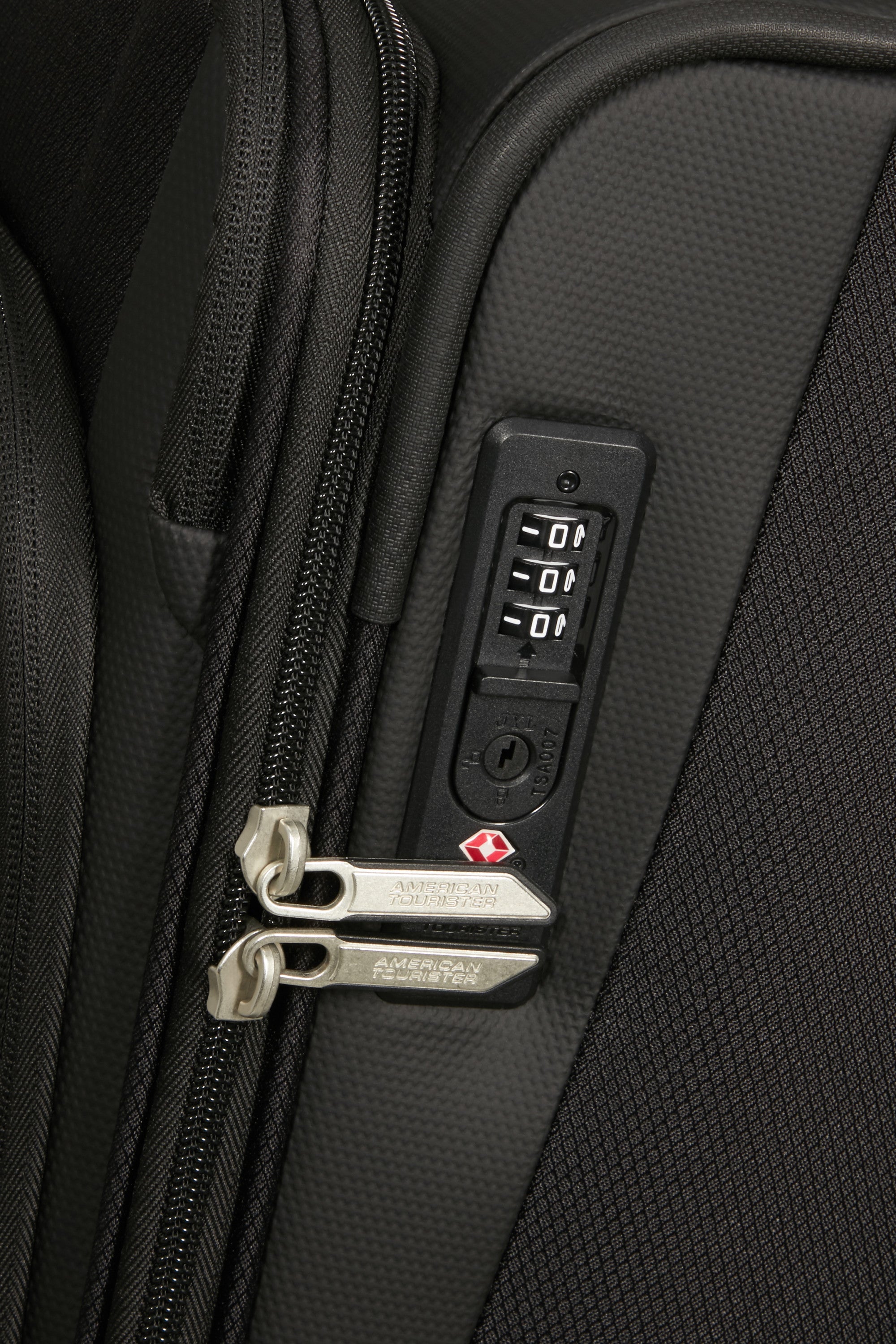 American Tourister Wanderlite Upright (2 Wheels) 55cm